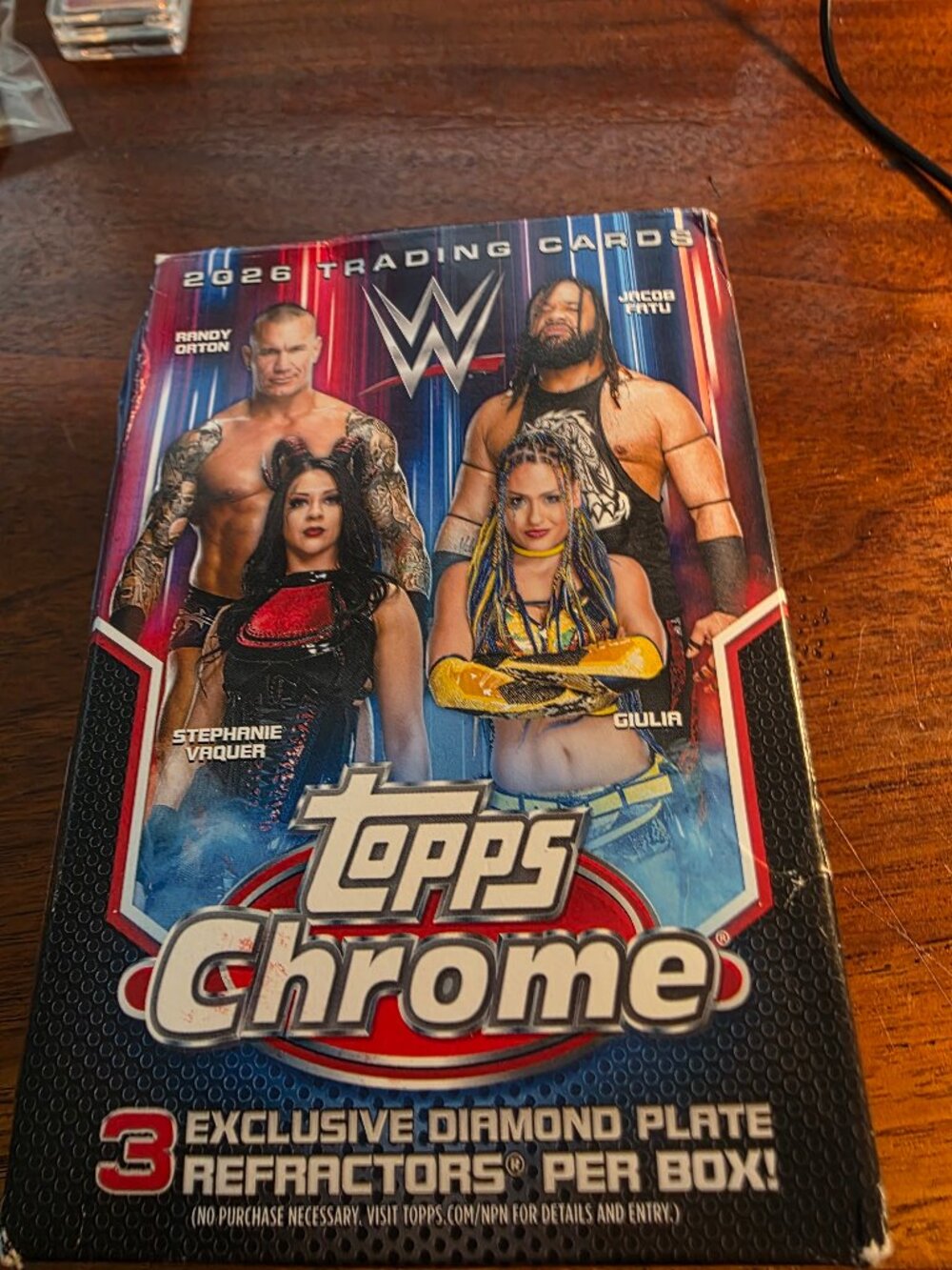 TOPPS 2026 TOPPS CHROME WWE WRESTLING TRADING CARDS BOX REFRACTOR 28 CARDS